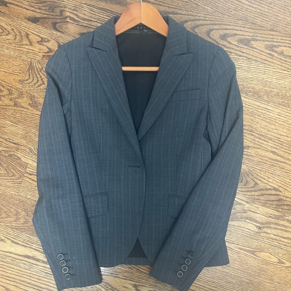 Classic Theory Suit